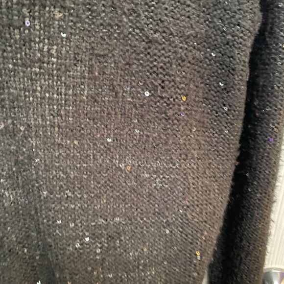 Sparkly V-neck Sweater - Picture 4 of 5